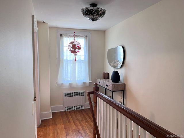 11 Pleassant Ave, White Plains, NY 10605