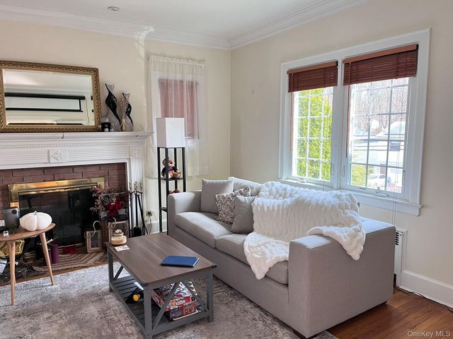 11 Pleassant Ave, White Plains, NY 10605