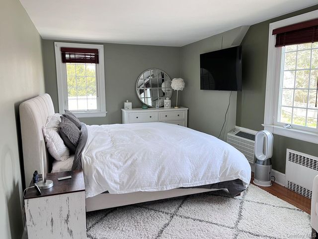 11 Pleassant Ave, White Plains, NY 10605