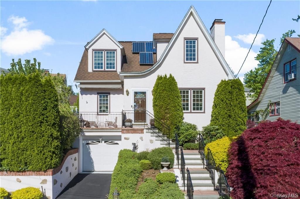 11 Pleassant Ave, White Plains, NY 10605