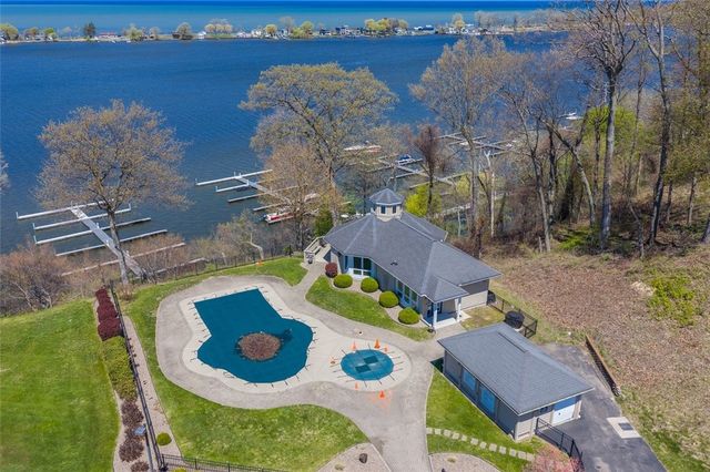 716 Admiralty Way, Webster, NY 14580