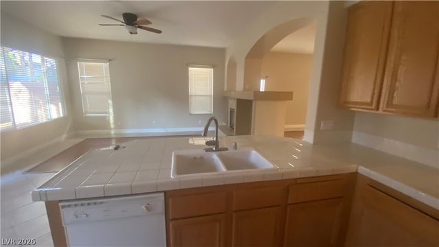 9222 West Viking Road, Las Vegas, NV 89147