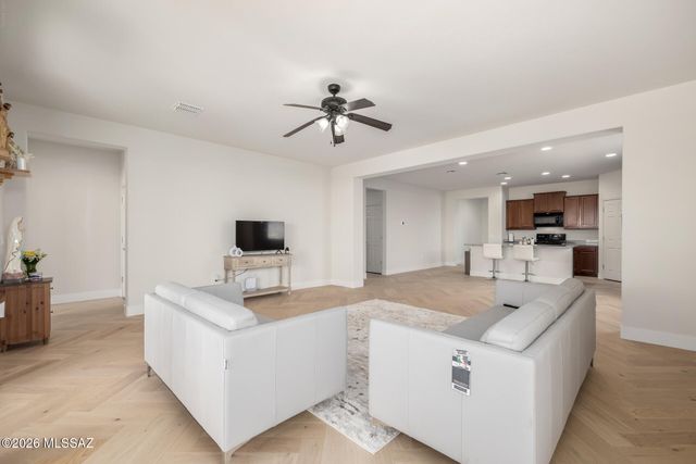 8689 N Archer Avenue, Tucson, AZ 85742