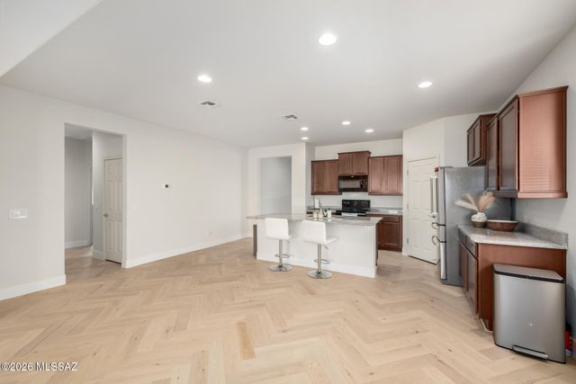 8689 N Archer Avenue, Tucson, AZ 85742