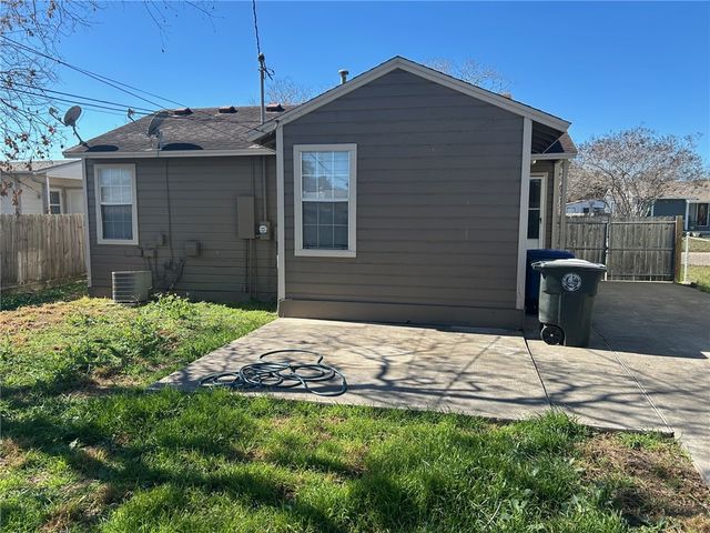 1546 Wynwood St, Corpus Christi, TX 78415