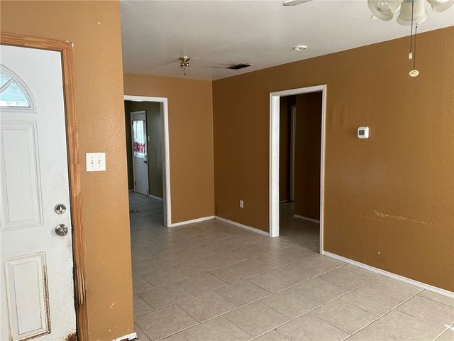 1546 Wynwood St, Corpus Christi, TX 78415