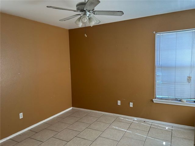 1546 Wynwood St, Corpus Christi, TX 78415