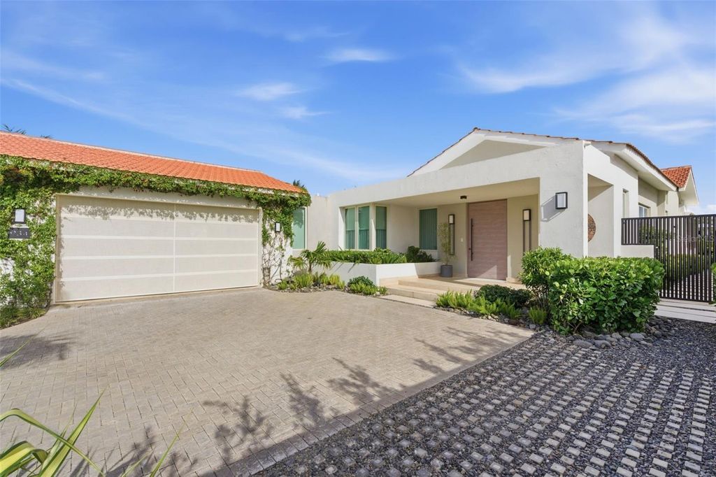 Image 2 of property listing at 934 ISLA NORTE, Dorado, PR 00646