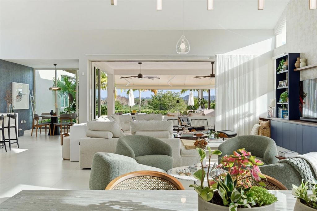 Image 17 of property listing at 934 ISLA NORTE, Dorado, PR 00646