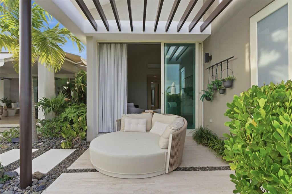 Image 35 of property listing at 934 ISLA NORTE, Dorado, PR 00646