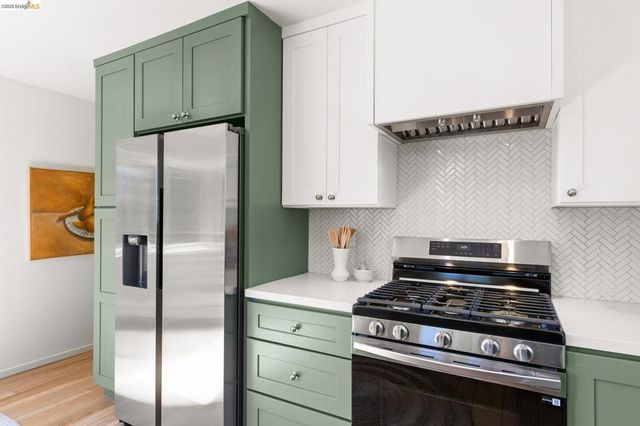 7403 Skyline Blvd, Oakland, CA 94611