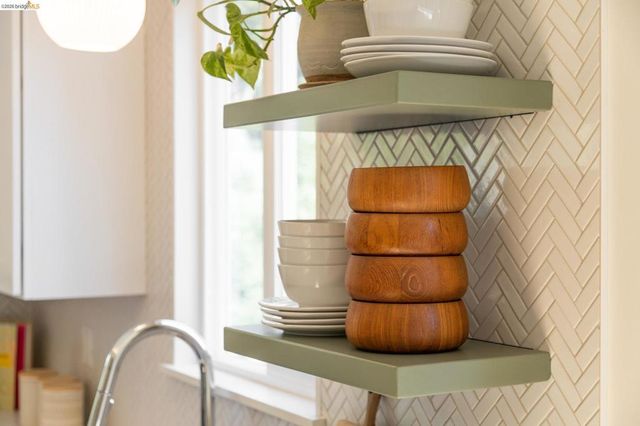 7403 Skyline Blvd, Oakland, CA 94611