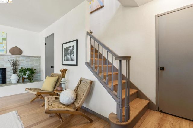 7403 Skyline Blvd, Oakland, CA 94611