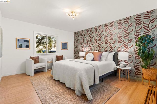 7403 Skyline Blvd, Oakland, CA 94611