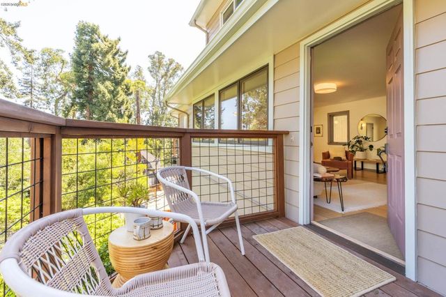 7403 Skyline Blvd, Oakland, CA 94611