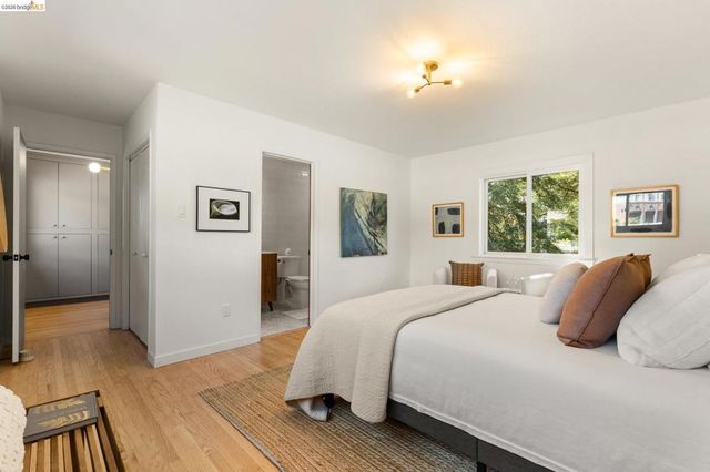 7403 Skyline Blvd, Oakland, CA 94611