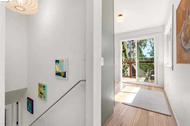 7403 Skyline Blvd, Oakland, CA 94611