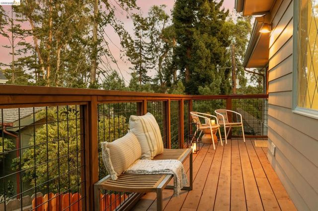 7403 Skyline Blvd, Oakland, CA 94611