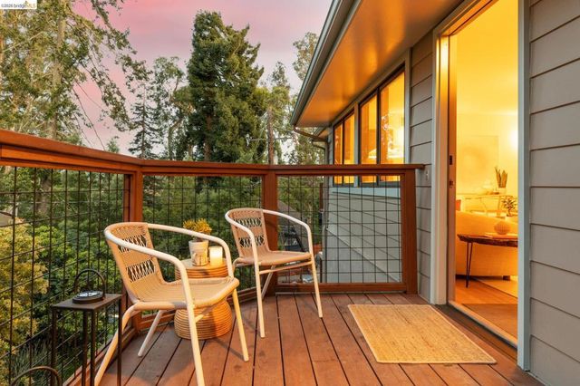 7403 Skyline Blvd, Oakland, CA 94611