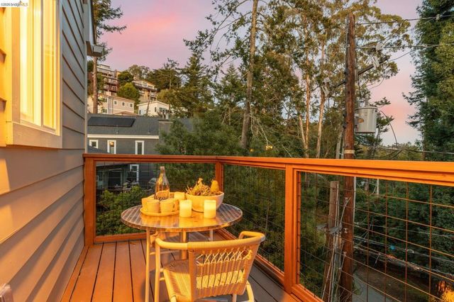 7403 Skyline Blvd, Oakland, CA 94611