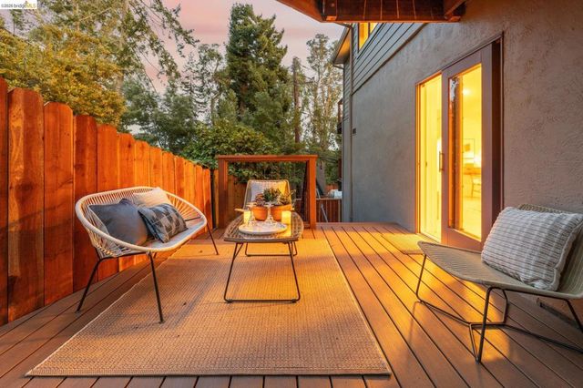 7403 Skyline Blvd, Oakland, CA 94611