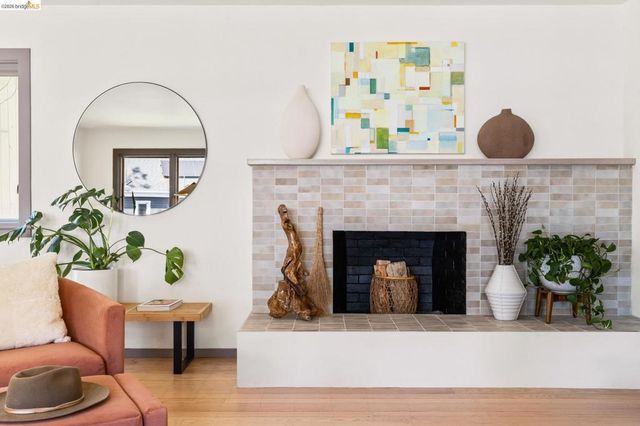 7403 Skyline Blvd, Oakland, CA 94611