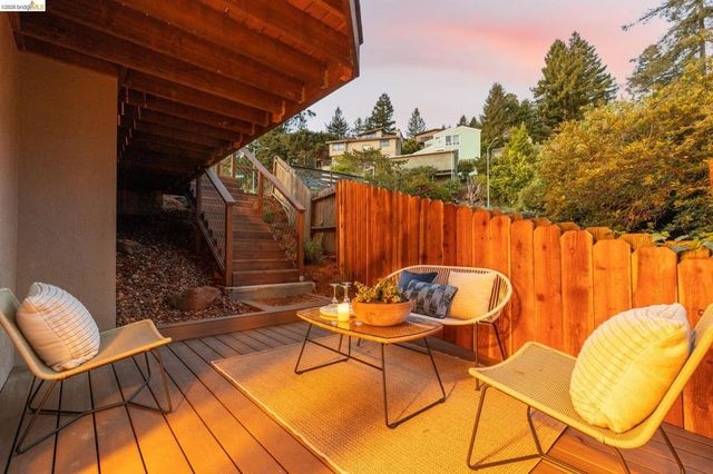 7403 Skyline Blvd, Oakland, CA 94611