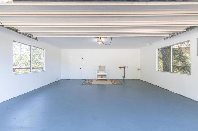 7403 Skyline Blvd, Oakland, CA 94611