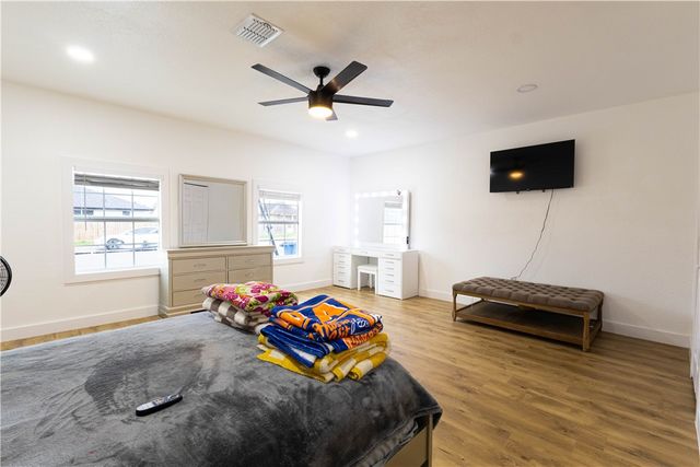 2442 Bevecrest Dr, Corpus Christi, TX 78415