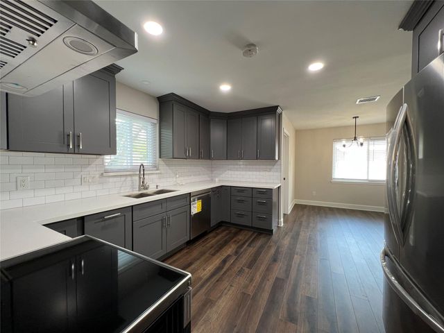 10903 Albury Drive, Houston, TX 77096