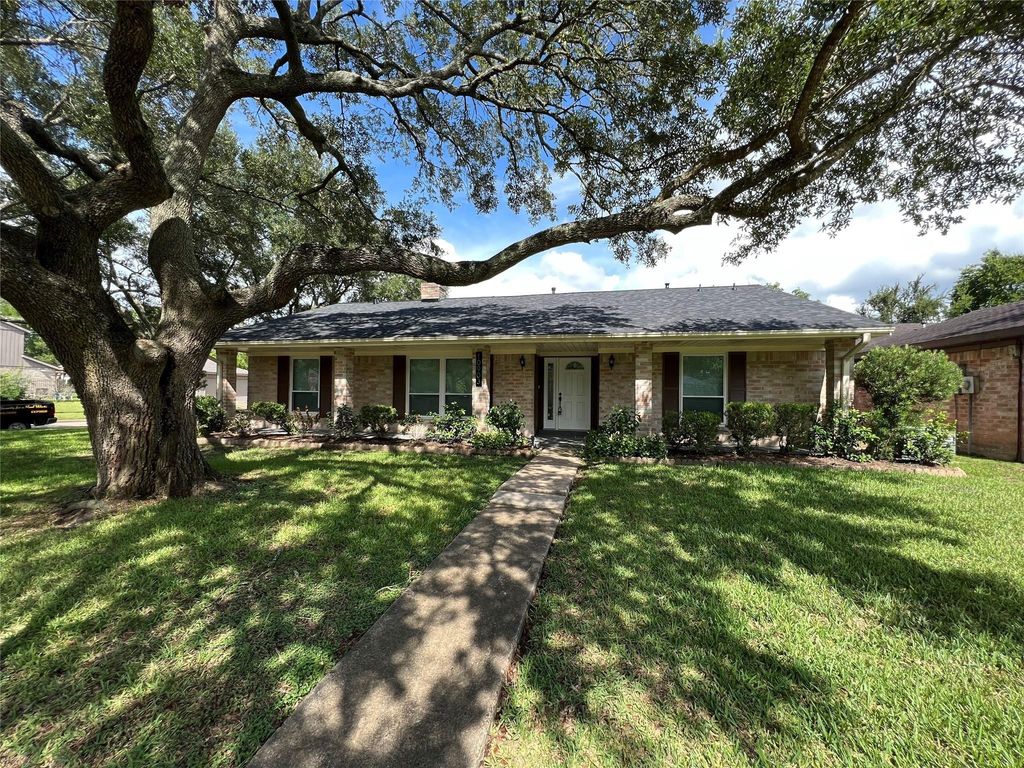 10903 Albury Drive, Houston, TX 77096