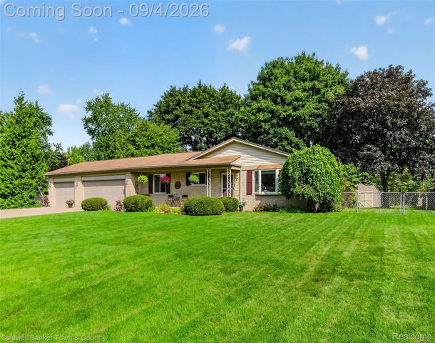 6282 Peach Drive, Independence Charter Township, MI 48346