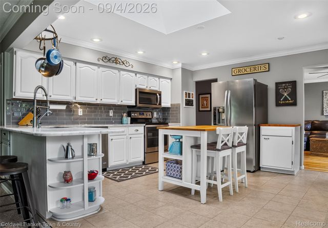 6282 Peach Drive, Independence Charter Township, MI 48346