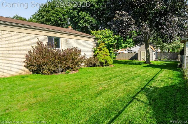 6282 Peach Drive, Independence Charter Township, MI 48346