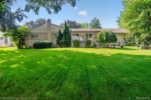 6282 Peach Drive, Independence Charter Township, MI 48346