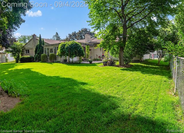 6282 Peach Drive, Independence Charter Township, MI 48346