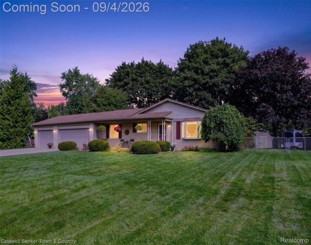 6282 Peach Drive, Independence Charter Township, MI 48346