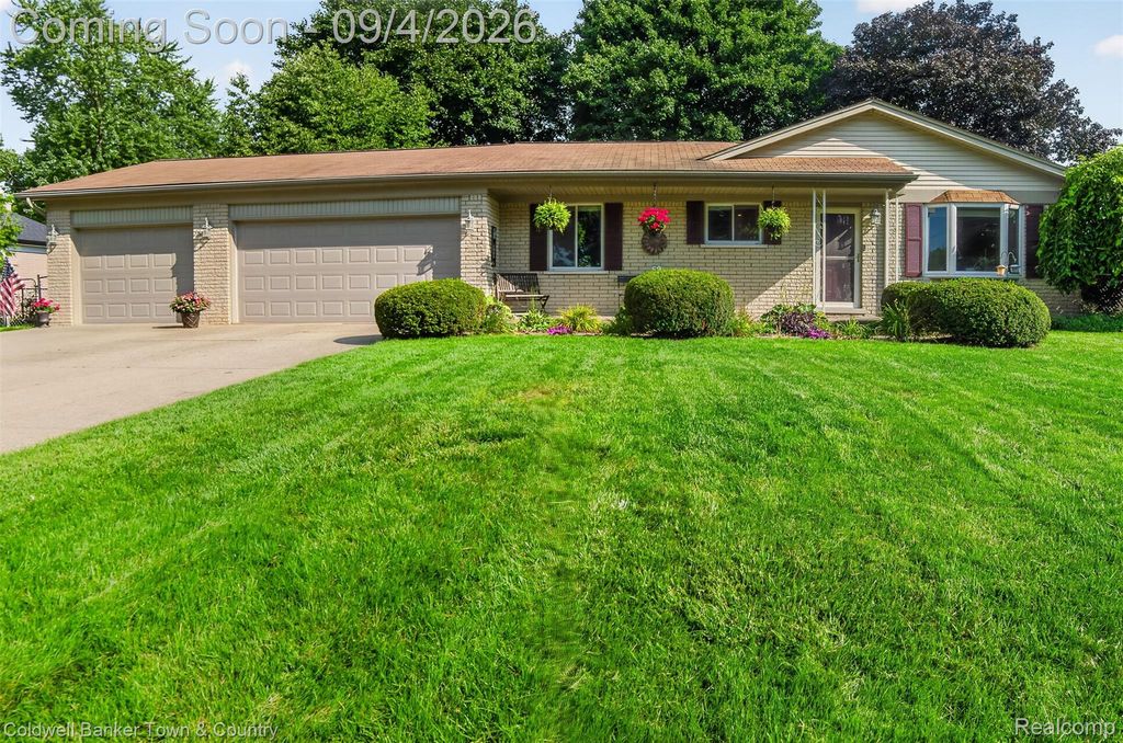 6282 Peach Drive, Independence Charter Township, MI 48346