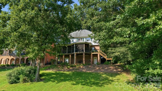 303 Bing Crosby Boulevard, Advance, NC 27006