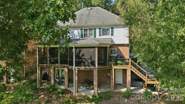 303 Bing Crosby Boulevard, Advance, NC 27006