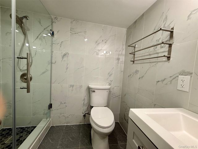 48 79th Avenue, New Hyde Park, NY 11040