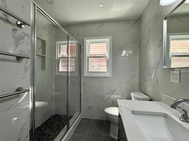 48 79th Avenue, New Hyde Park, NY 11040