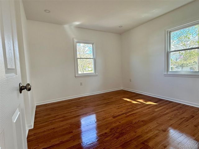 48 79th Avenue, New Hyde Park, NY 11040