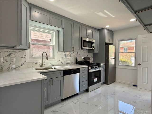 48 79th Avenue, New Hyde Park, NY 11040