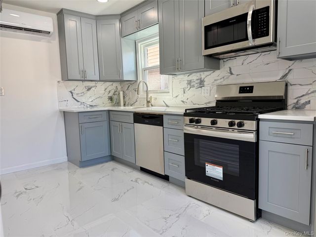 48 79th Avenue, New Hyde Park, NY 11040