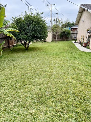 1030 N Stover, Visalia, CA 93292