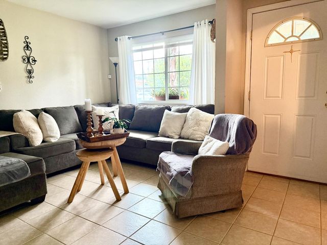 1030 N Stover, Visalia, CA 93292