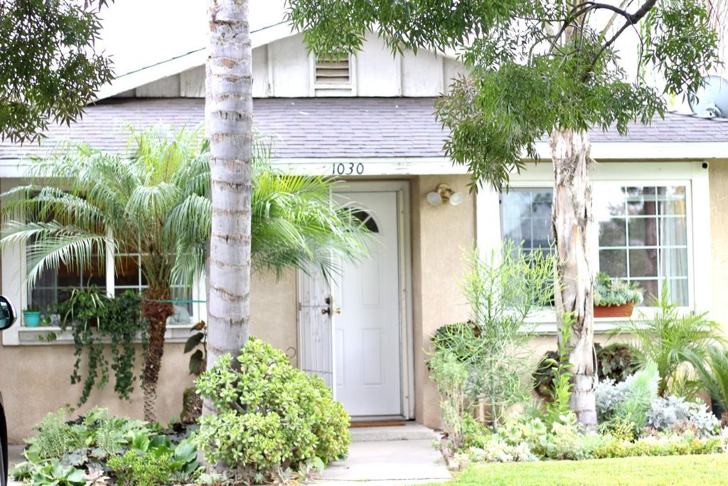 1030 N Stover, Visalia, CA 93292