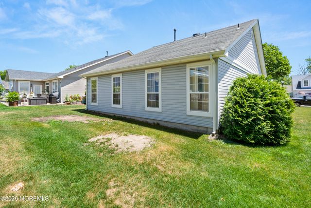 84 Chain Boulevard, Bayville, NJ 08721