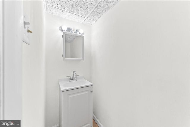 5205 WESTBROOK DR, Clifton Heights, PA 19018